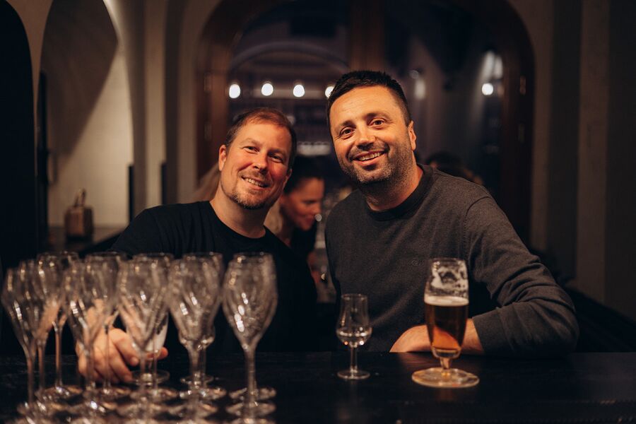 Hosté ve Vinu